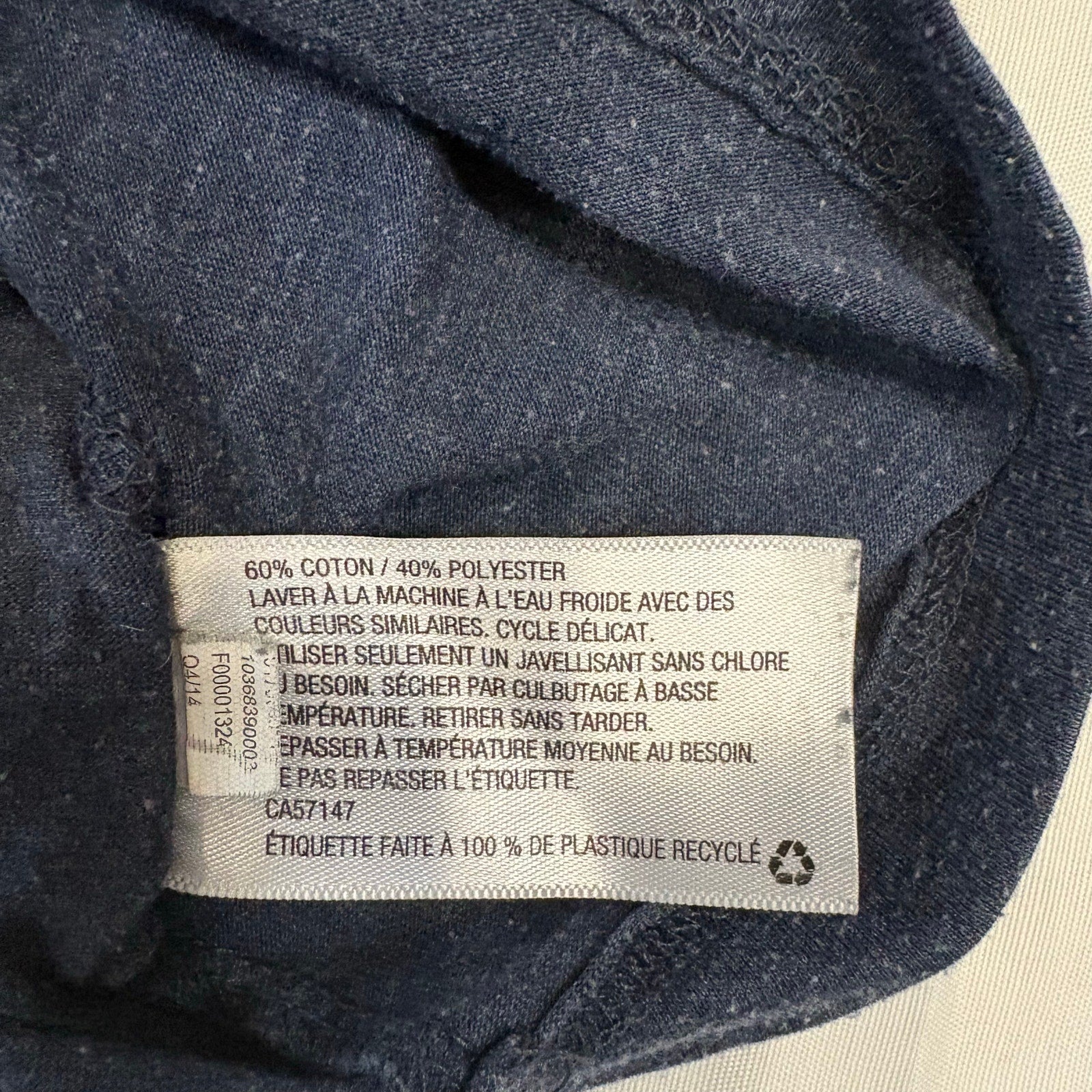 Mossimo Suppy Co Navy V neck