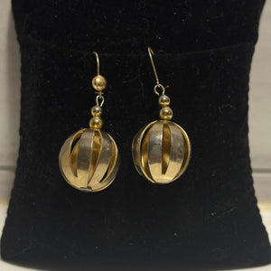 Vintage Sarah Coventry ball earrings