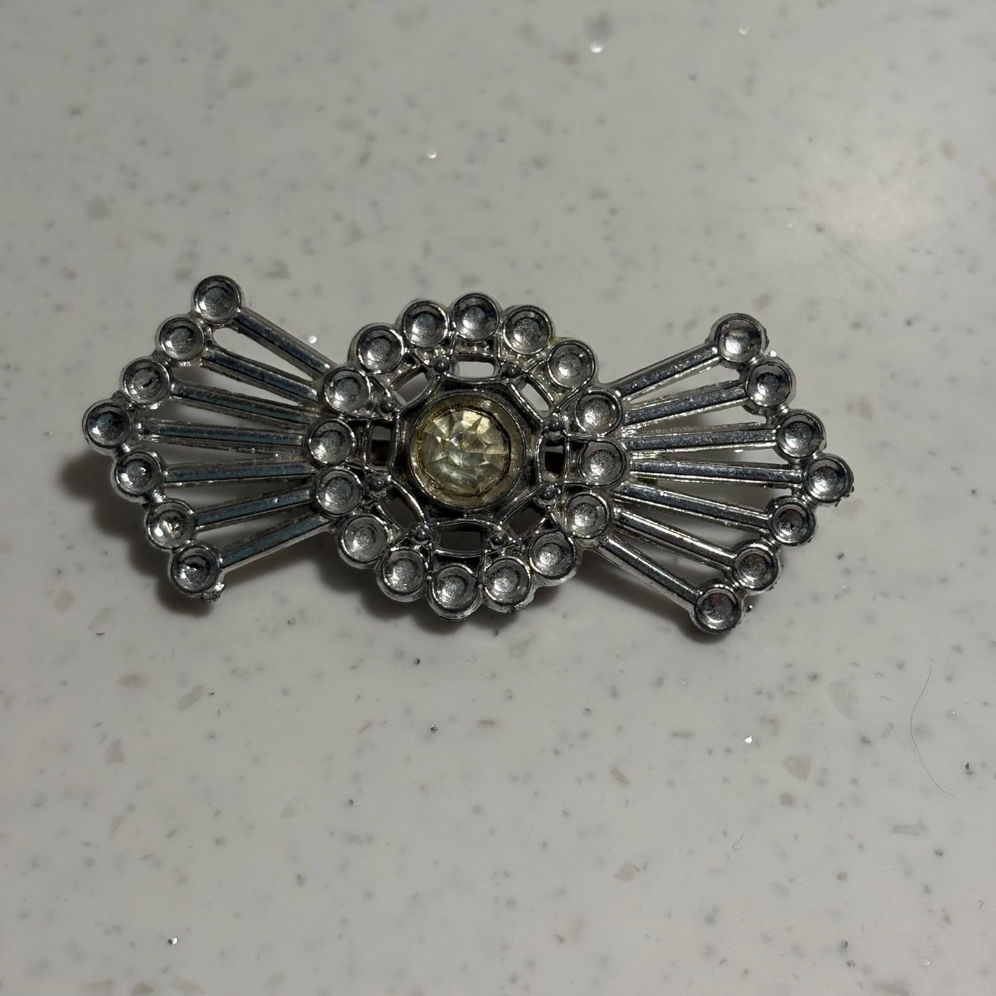 silver-tone Art Deco style brooch