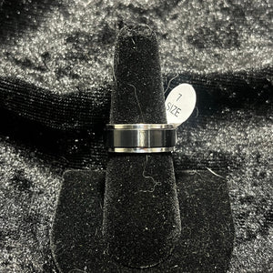Black and silver fidget ring
