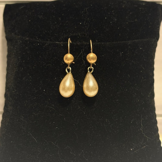 Teardrop Fuax Pearl earrings
