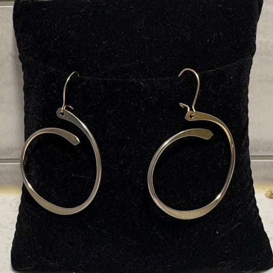 Gold swirl earrings
