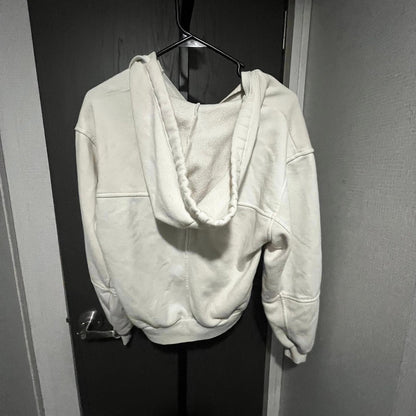 Loose white hoodie