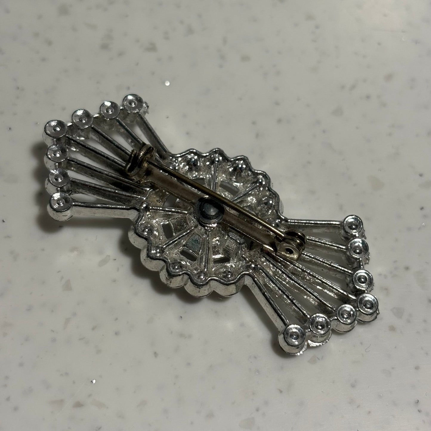 silver-tone Art Deco style brooch